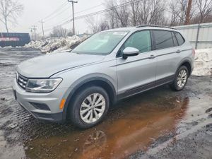 Volkswagen Tiguan S 2.0L 4 2019