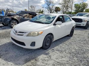 Toyota Corolla BASE 1.8L 4 2012