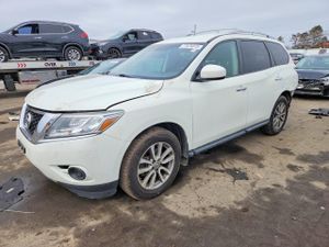 Nissan Pathfinder S 3.5L 6 2015