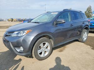 Toyota Rav4 XLE 2.5L 4 2014