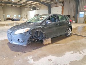 Ford Focus SE 2.0L 4 2014