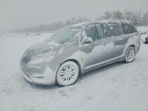 Toyota Sienna 3.5L 6 2015