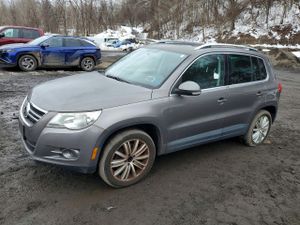 Volkswagen Tiguan S 2.0L 4 2011