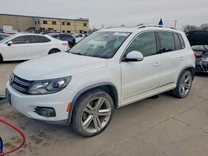 Volkswagen Tiguan S 2.0L 4 2014