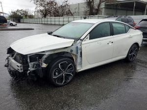 Nissan Altima SR 2.5L 4 2023