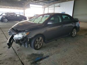 Toyota Corolla BASE 1.8L 4 2013