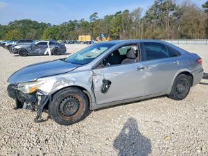 Toyota Camry LE 2.5L 4 2015