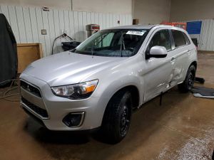Mitsubishi Outlander ES 2.0L 4 2015
