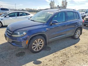 Volkswagen Tiguan 2.0L 4 2015