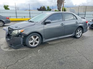 Toyota Corolla BASE 1.8L 4 2013