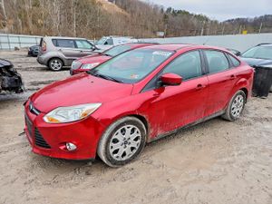 Ford Focus SE 2.0L 4 2012