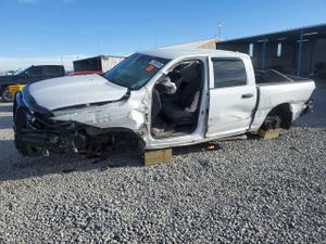 RAM 1500 ST 5.7L 8 2014