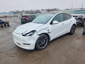 Tesla Model Y 2025