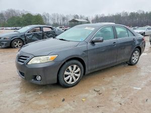 Toyota Camry BASE 2.5L 4 2011