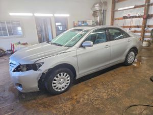 Toyota Camry BASE 2.5L 4 2010