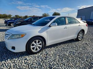 Toyota Camry BASE 2.5L 4 2011