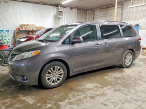 Toyota Sienna 3.5L 6 2013