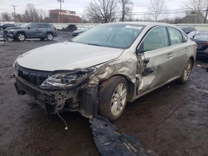 Toyota Avalon BASE 3.5L 6 2013