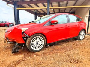 Ford Focus SE 2.0L 4 2014