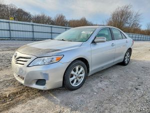 Toyota Camry BASE 2.5L 4 2011