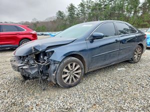 Toyota Camry LE 2.5L 4 2015