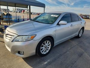Toyota Camry BASE 2.5L 4 2011