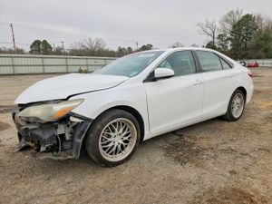 Toyota Camry LE 2.5L 4 2015