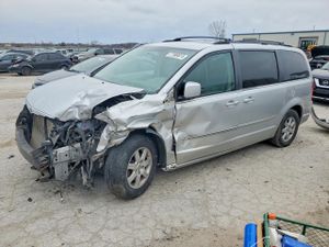 Chrysler Town & Country TOURING 3.8L 6 2010