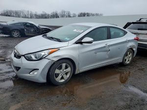 Hyundai Elantra GLS 1.8L 4 2013