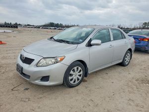 Toyota Corolla BASE 1.8L 4 2010