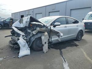 Ford Fusion S 2.5L 4 2013