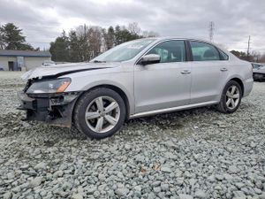 Volkswagen Passat SE 2.5L 5 2013