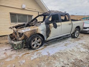 RAM 1500 SLT 5.7L 8 2015