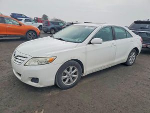 Toyota Camry BASE 2.5L 4 2011