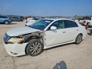 Toyota Avalon BASE 3.5L 6 2011