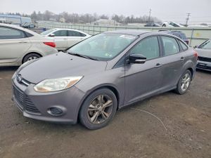 Ford Focus SE 2.0L 4 2013