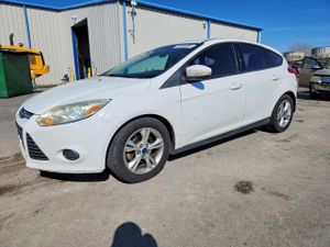 Ford Focus SE 2.0L 4 2014