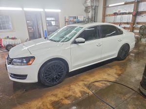 Volkswagen Passat SE 2.5L 5 2013