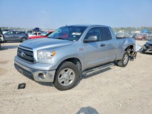Toyota Tundra DOUBLE CAB SR5 5.7L 8 2011