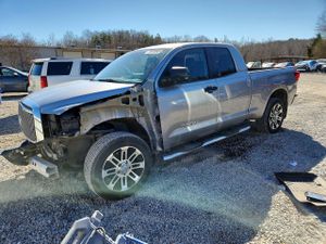 Toyota Tundra 4.6L 8 2013