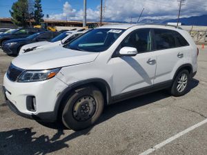 Kia Sorento LX 2.4L 4 2015