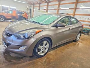 Hyundai Elantra GLS 1.8L 4 2013