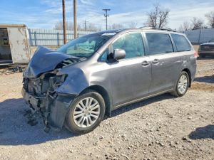 Toyota Sienna 3.5L 6 2014