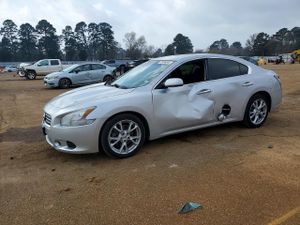 Nissan Maxima S 3.5L 6 2014