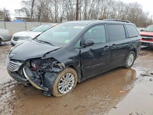 Toyota Sienna XLE 3.5L 6 2011
