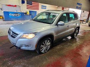Volkswagen Tiguan S 2.0L 4 2011