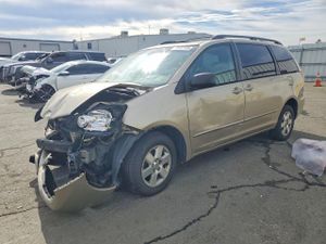 Toyota Sienna 3.3L 6 2005