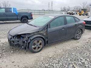 Ford Focus SE 2.0L 4 2014