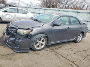 Toyota Corolla BASE 1.8L 4 2013