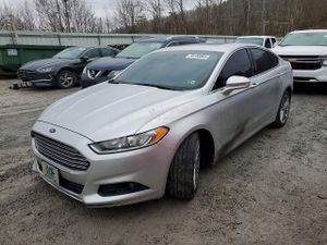 Ford Fusion SE 2.0L 4 2013
